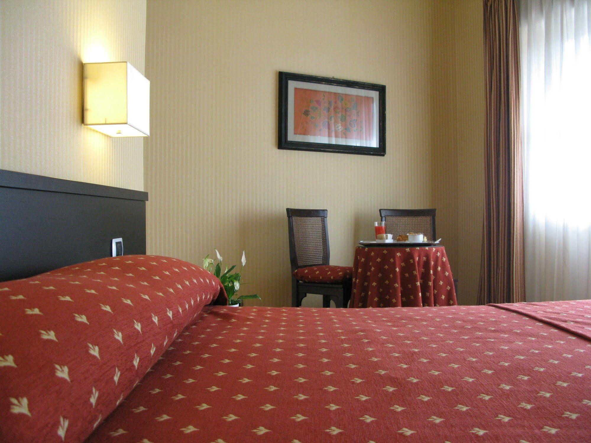 York Hotel Rome Exterior photo