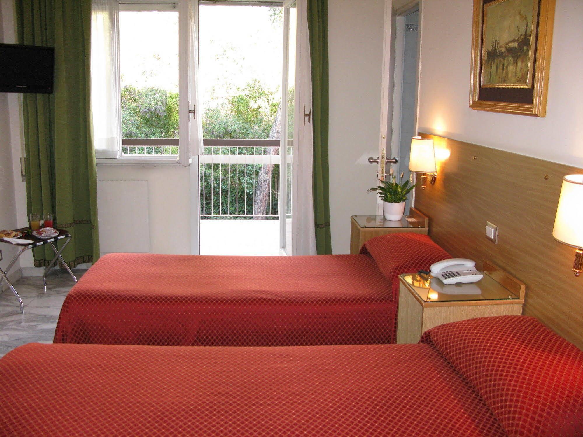 York Hotel Rome Exterior photo